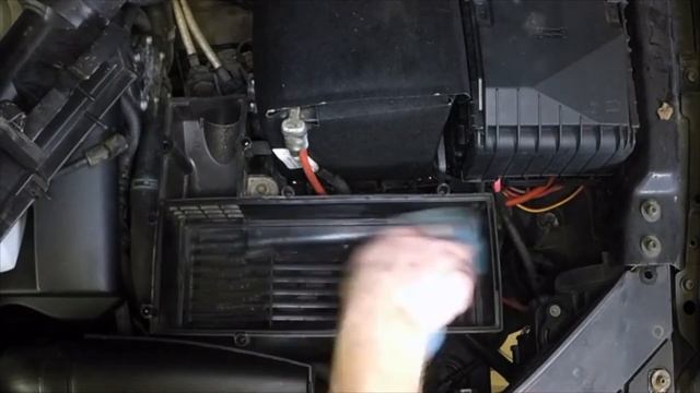How to Replace the air filter on the Volkswagen Passat 2005 to 2010 смотреть онлайн