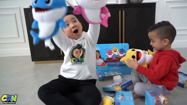 Baby Shark Hide and Seek Fun With Calvin & Kaison CKN смотреть онлайн