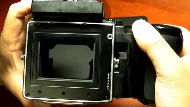 Mamiya 645pro tl intro(batteries,reloading film,shoot,..) смотреть онлайн