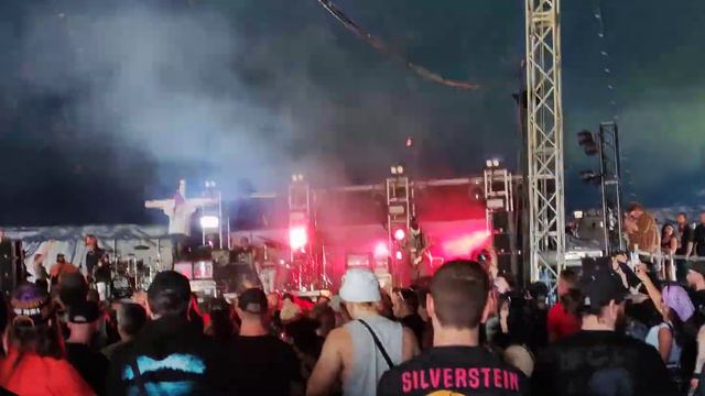 Static Dress: Courtney, Just relax - live at Slam Dunk South, 27th May 2023 смотреть онлайн