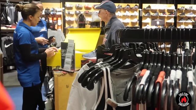 GRANDPA RETURNS NIKE AIR MAGS смотреть онлайн