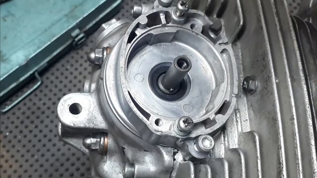 Honda CB 125J Italia Endurance & Montamos Motor Ep.3 смотреть онлайн