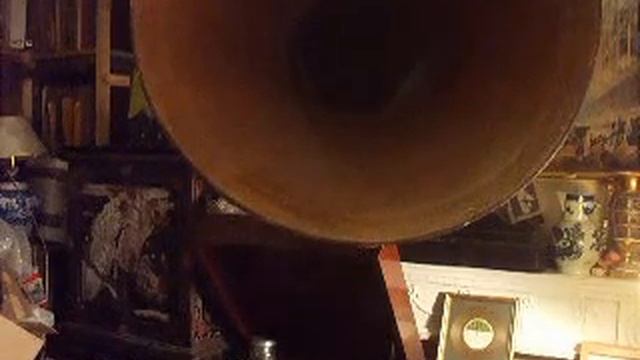 "In a ittle Spanish Town" played by Tommy Christian & Orch Harmony 304H смотреть онлайн