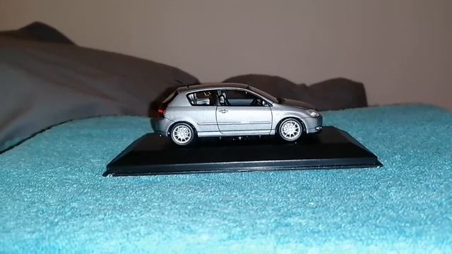 Toyota corolla 2001 1/43 by minichamps смотреть онлайн