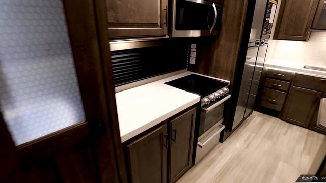 Grand Design RV - Solitude S-Class 3330RE Walk Through смотреть онлайн