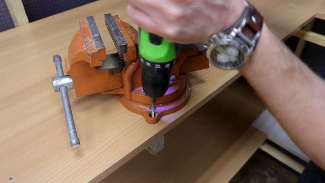 DIY. Обустройство мастерcкой №9. Раскладной сборочный стол. Новый верстак. Переделка стеллажей. смотреть онлайн