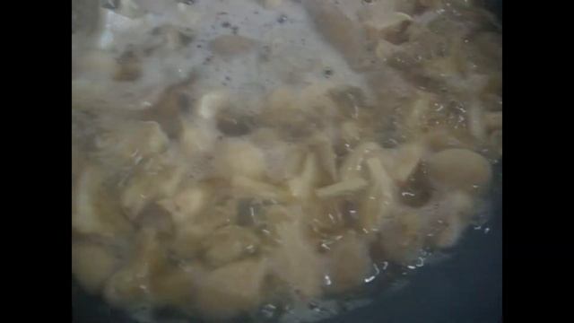 Как ВКУСНО приготовить маслята?! Грибы с картошкой легко и вкусно!