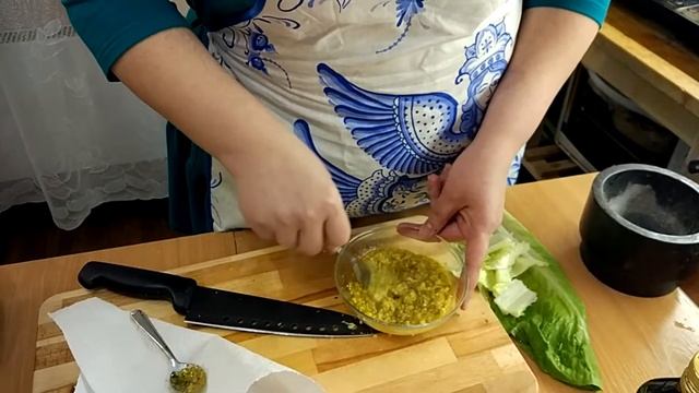 Салат "Цезарь" с куриным филе смотреть онлайн