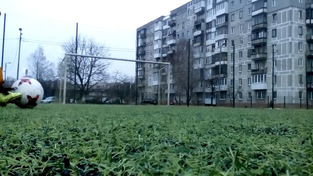 Просто тренировка)) Получил мячом в голову! смотреть онлайн