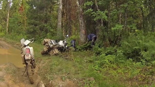 Как поднять мотоцикл? Путешествия за Пазухой. смотреть онлайн