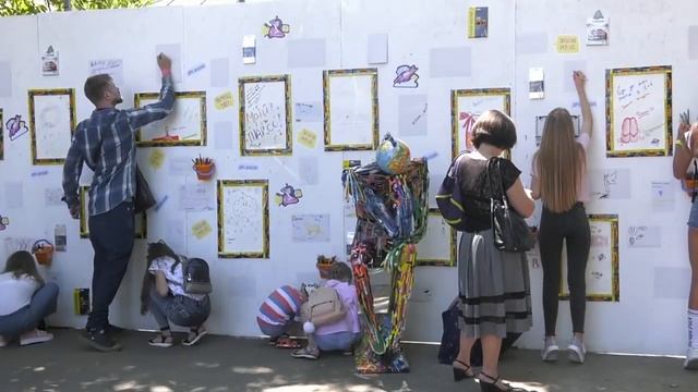 Діти малюють мрії олівцями Marco