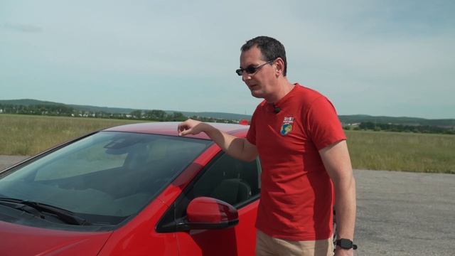Upoutávka: Martin Vaculík a ještě jednou Honda Civic 9. generace. Tentokrát ta nejlepší verze! смотреть онлайн