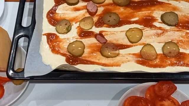 Выпекаем пиццу за 15 минут.Реально очень вкусная пицца!!! смотреть онлайн