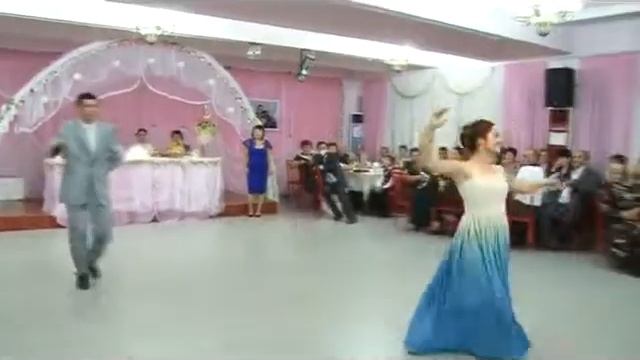 Свадьба Рафаэль - Нукрие 2012 г. Вальс Шостакович. Кызыл-кия. смотреть онлайн