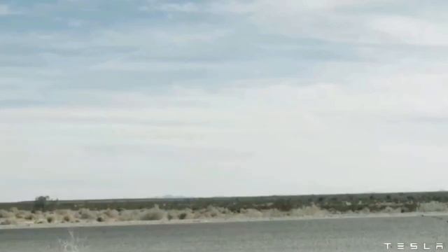 Tesla Cybertruck vs F-150 and Porsche 911 смотреть онлайн