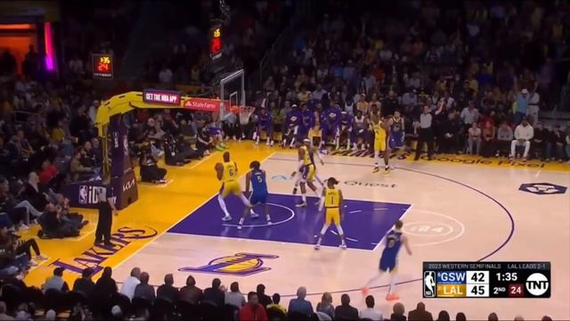 No strategy has been able to stop the LA Lakers... смотреть онлайн