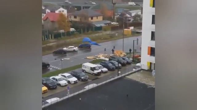 70km/h Hurricane Damages Yhe Kremlin, Moscow, Russia ?? ураган Москве Кремль смотреть онлайн