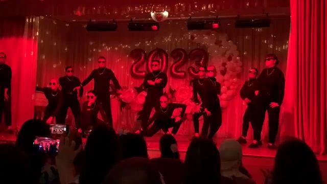 Выступление родителей 11Т класса гимназии 33 г.Казани 22.05.2023г. DS Xrew (DS Crew) смотреть онлайн