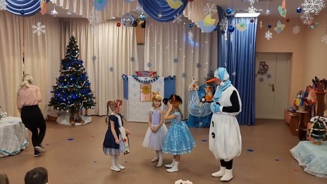 Новогодний утренник ДС 33. Бабка-ёжка. смотреть онлайн