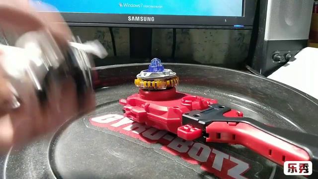 Бейблейд из из Киндер сюрприза