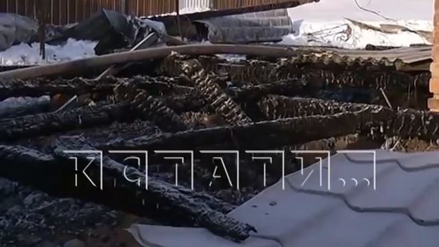 Фермеру, который пытался бороться с незаконной торговлей алкоголем в деревне, сожгли дом смотреть онлайн