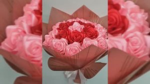 СДЕЛАЙ сам _ Как легко сделать букет роз из атласных лент _ Оберни круглый букет цветов