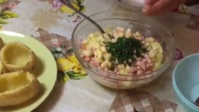 Как приготовить фаршированный картофель в духовке .Вкусно ,нежно и просто смотреть онлайн