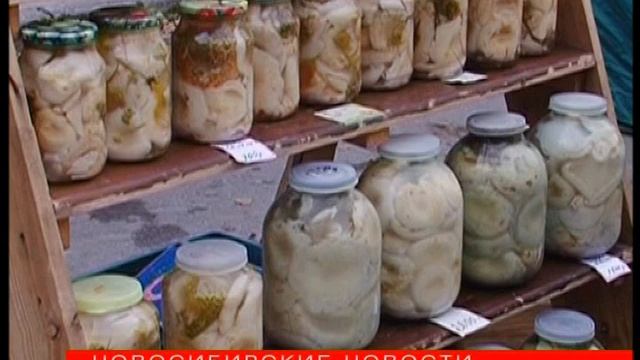 Свеклу и картошку из Сузуна расхватали на ярмарке у ДК Горького