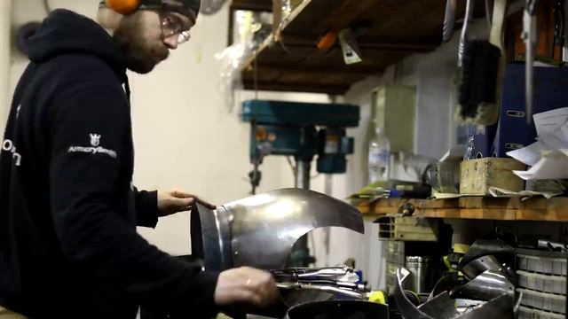 Юбка рыцарской кирасы. Как сделать доспехи. Часть 2 смотреть онлайн