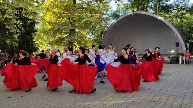 "Летний движ" театр танца Иванны Романовой #летниемузыкальныевечера смотреть онлайн