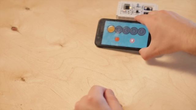 Универсальный пульт управления из смартфона — собираем ИК-репитер на Arduino. Проекты Амперки #26 смотреть онлайн
