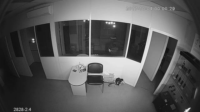 Видеокамера IP IVM-2825-2.4. 2MP, F22, HI3516CV300, 2.4мм, угол обзора 120 градусов. Офис, ночь. смотреть онлайн