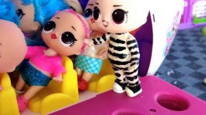 ПОДДЕЛКИ ЛОЛ ЗАХВАТИЛИ ЛОЛТАУН? Куклы ЛОЛ LOL сюрприз смешные куклы мультики Даринелка