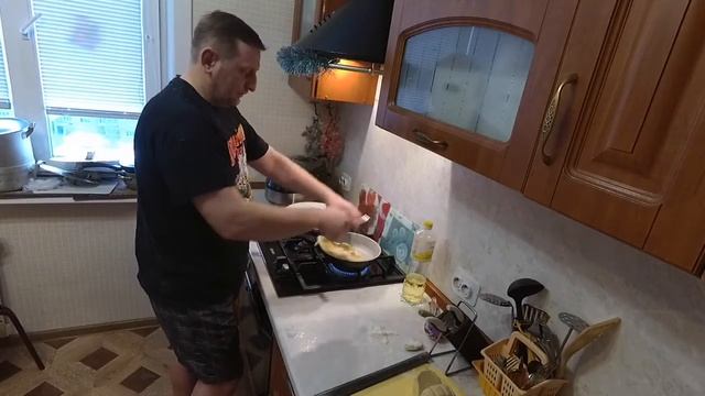 Митяй готовит лепешки из пельменного теста смотреть онлайн