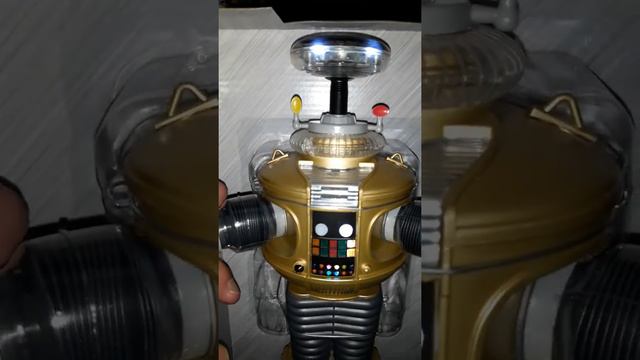 Lost In Space Electronic B-9 Robot with Lights & Sounds Golden Boy Edition 11" Talking Action Figur смотреть онлайн