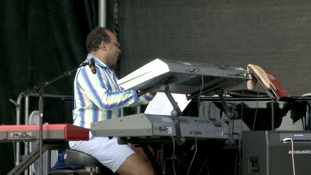 Walter Beasley "Lovely Day" смотреть онлайн