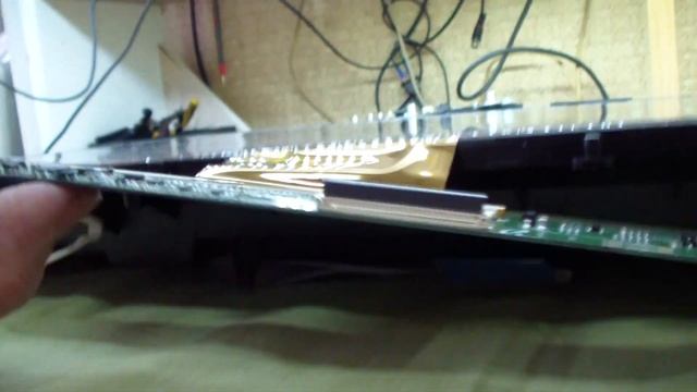 ТВ Sony 32". Не включается, постоянный перезагруз. смотреть онлайн