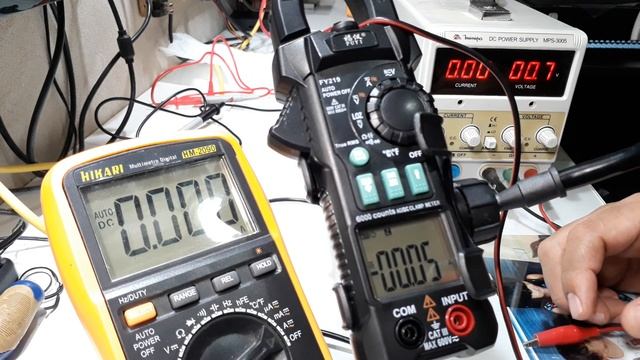 Teste no alicante Amperimetro DC FUYI FY219 faz leitura com precisão ! смотреть онлайн
