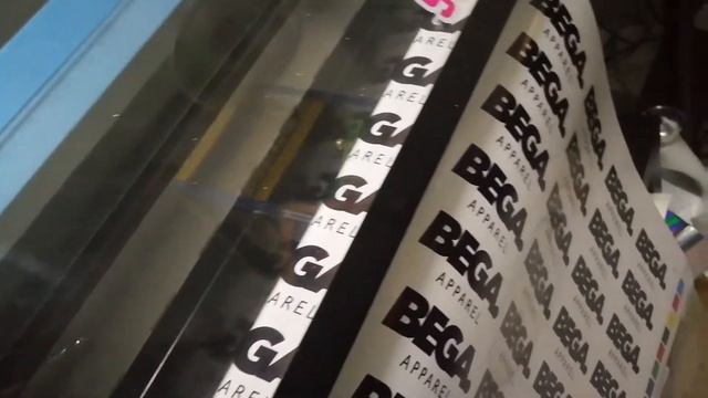 Roland BN20 versastudio - print on Orajet pvc sticker смотреть онлайн