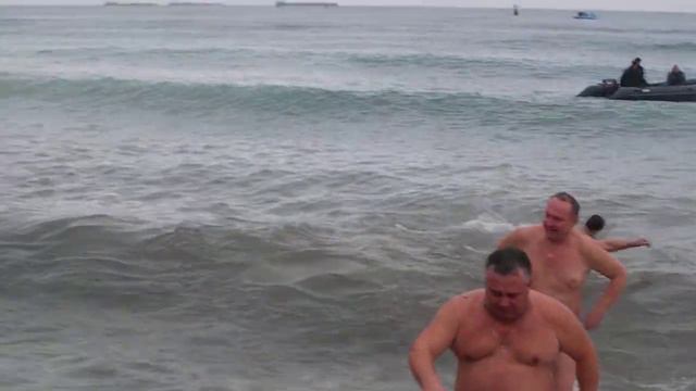Крещение в Черном море. Феодосия. смотреть онлайн
