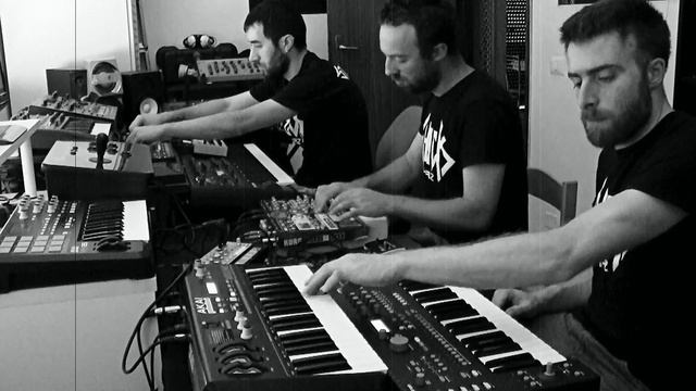 Shock-HRz - Jungle Machines [Access, Elektron, Korg, Akai & Waldorf Live Set] смотреть онлайн