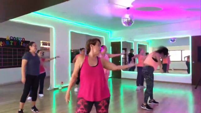 Zumba Flamenco style - “Bésame” смотреть онлайн