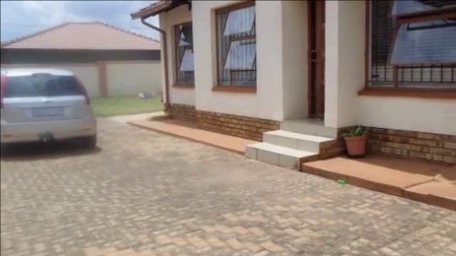 3 Bedroom House For Sale in Protea Glen, Soweto, Gauteng, South Africa for ZAR 630,000 смотреть онлайн