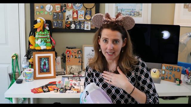 Hong Kong Disneyland Haul! DISNEY Pins & more! January 2018 смотреть онлайн