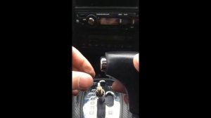 Снять ручку АКПП на гольф 4