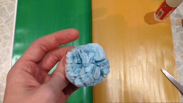 Аппликация своими руками. Одуванчик из салфеток. Цветок своими руками. смотреть онлайн