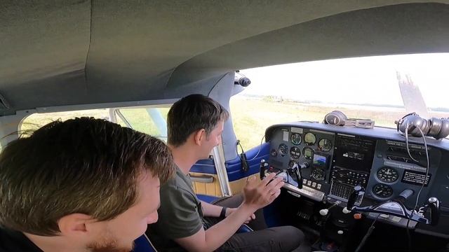 Cessna 182. Как запустить, взлететь и посадить?