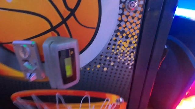 Rainbow basketball Kids play & Basketball star Hoops arcade game смотреть онлайн