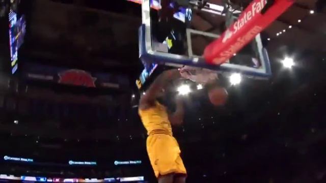LeBron James Fastbreak Dunk | Cavaliers vs Knicks | December 4, 2014 | NBA 2014-15 Season смотреть онлайн