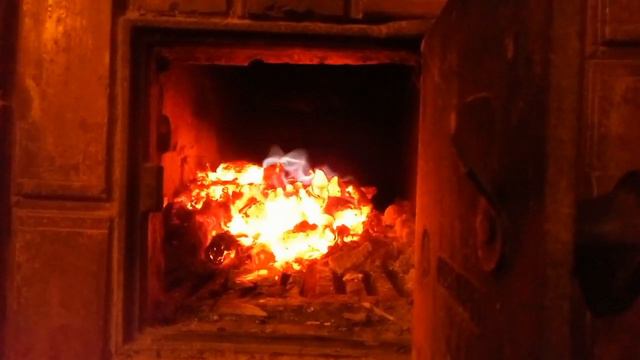 У камина под звуки гитары. смотреть онлайн